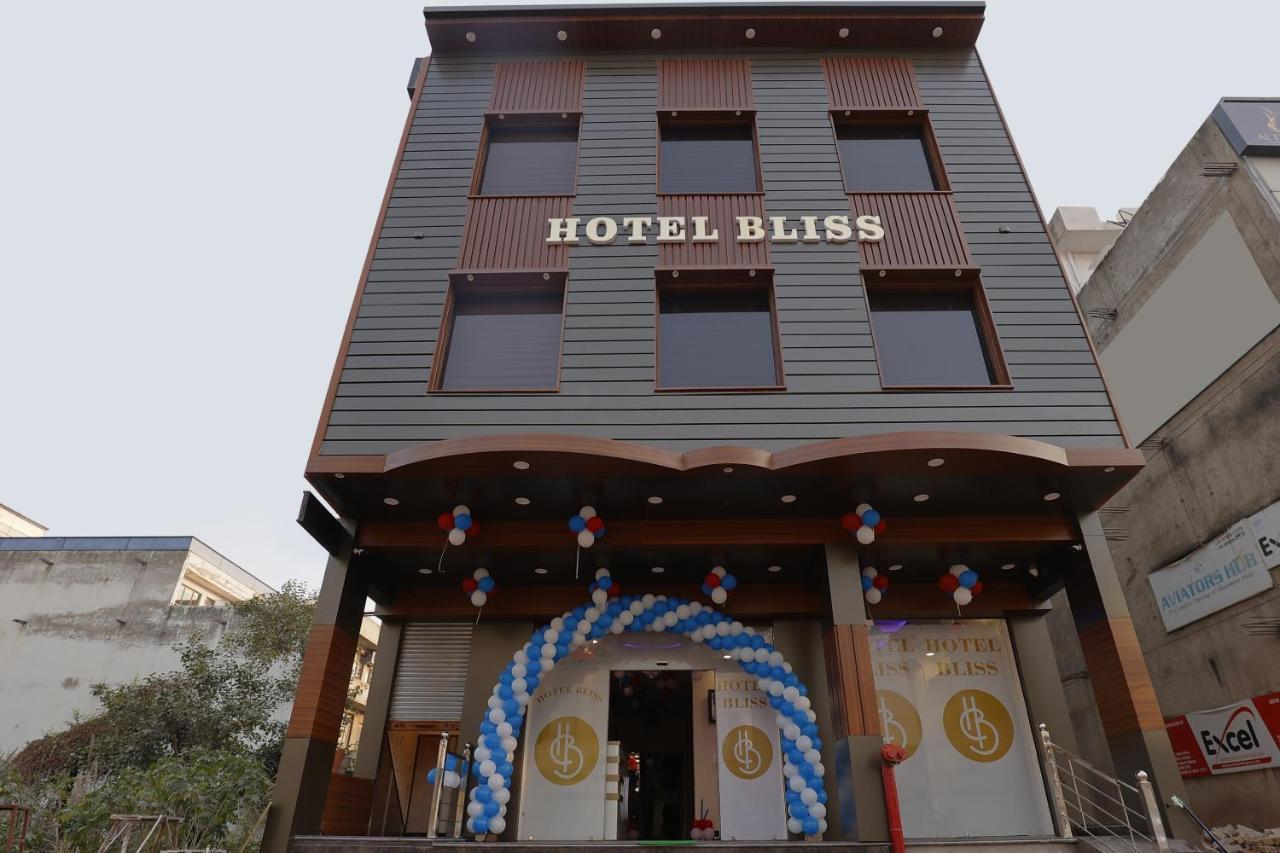 Hotel Bliss Zirakpur Exterior foto