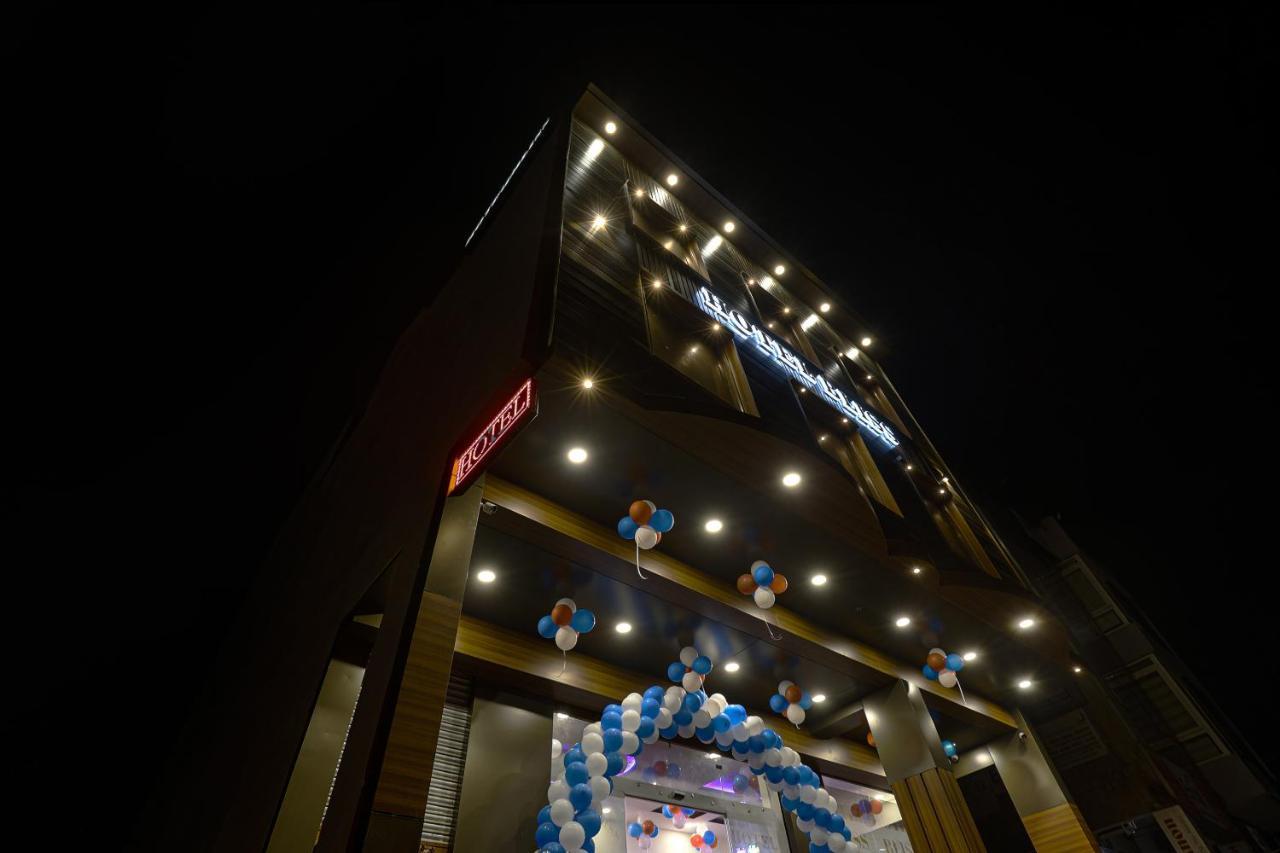 Hotel Bliss Zirakpur Exterior foto