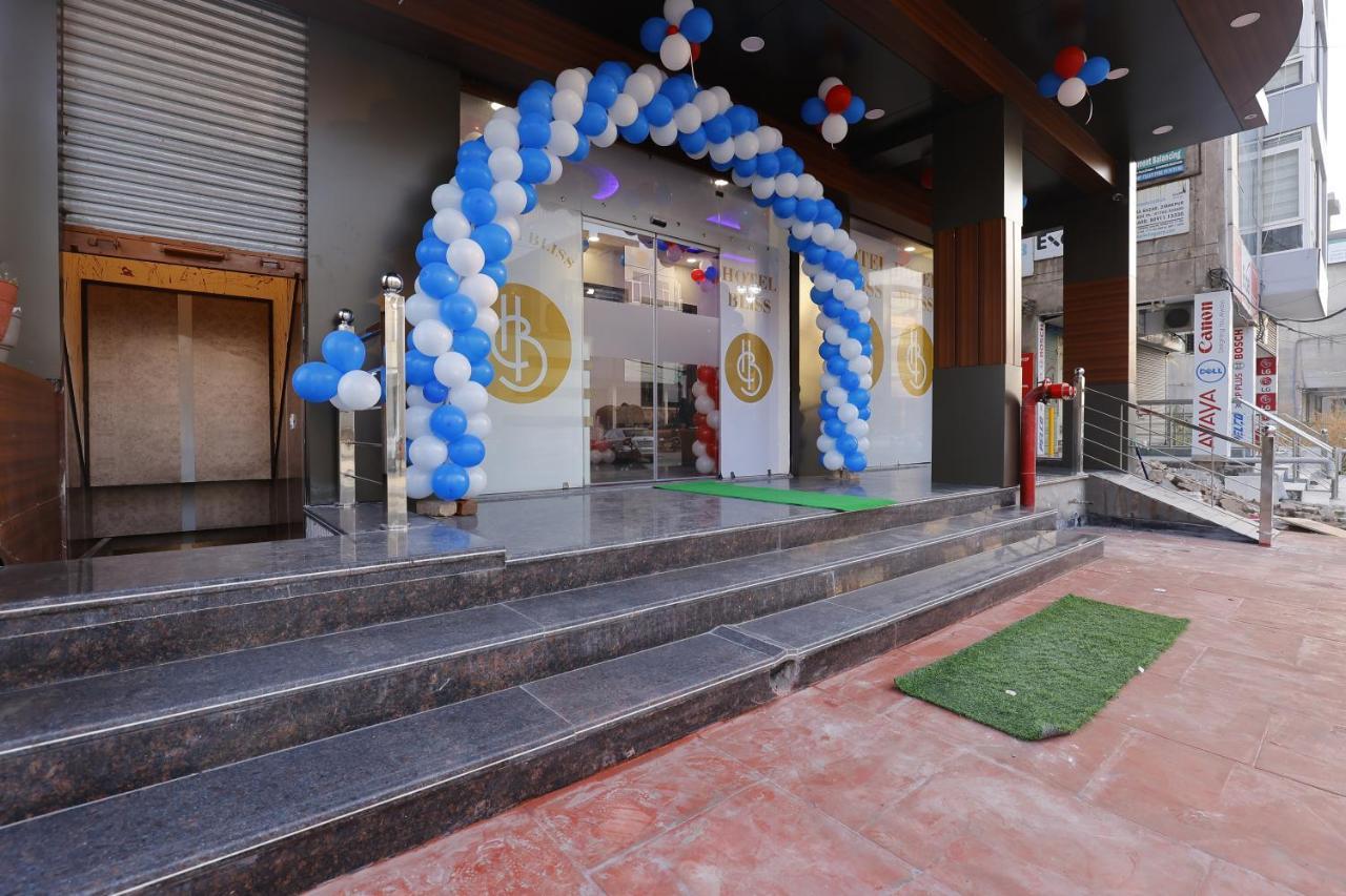 Hotel Bliss Zirakpur Exterior foto